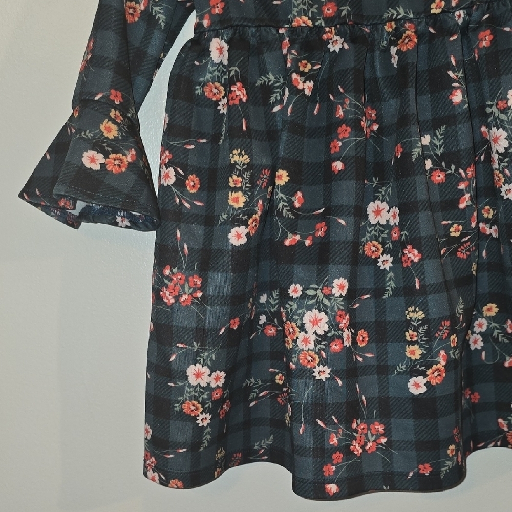 Charming Floral Kids Dress with Bell Sleeves LOT-P - Picture 3 of 7